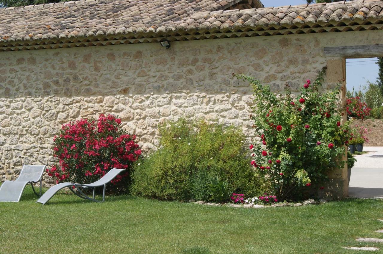 Gites Dans Mas En Pierres Robion en Luberon Bagian luar foto